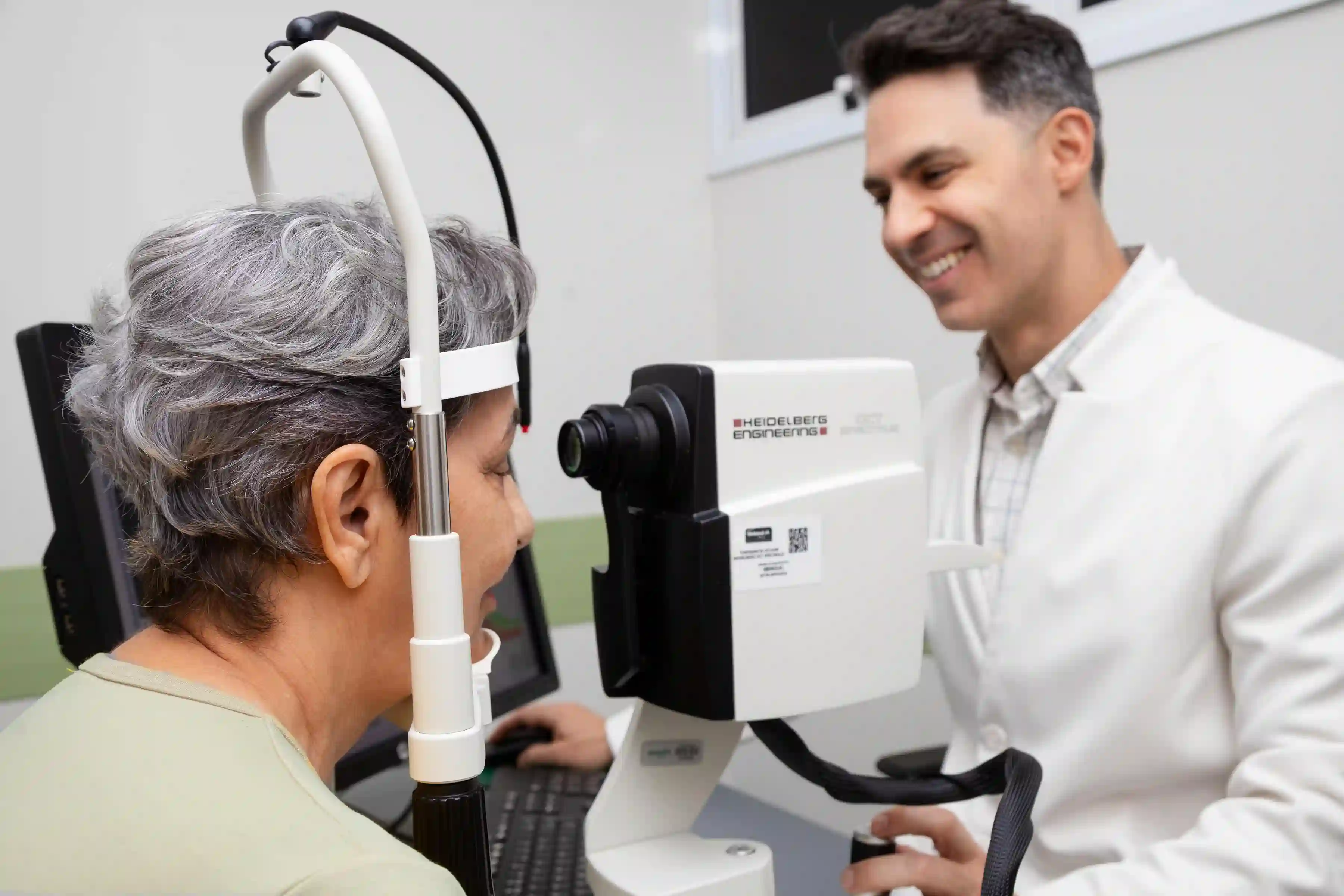 Avaliação da Retina Antes da Cirurgia de Catarata e Cirurgia Refrativa: Por Que É Essencial?